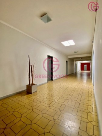 GREENWOOD VENDE PISO EN PEATONAL AV. RIVADAVIA, EN EL CENTRO DE SAN JUAN