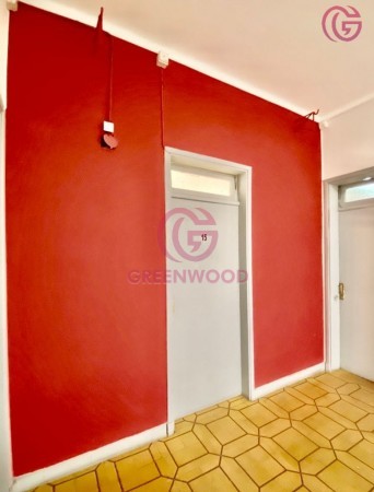 GREENWOOD VENDE PISO EN PEATONAL AV. RIVADAVIA, EN EL CENTRO DE SAN JUAN