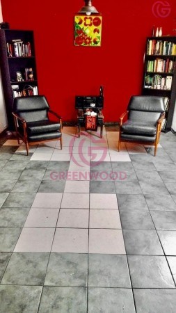 GREENWOOD VENDE AMPLIO DEPARTAMENTO EN PLANTA BAJA, EN EL CORAZON DE LA CIUDAD DE MENDOZA.