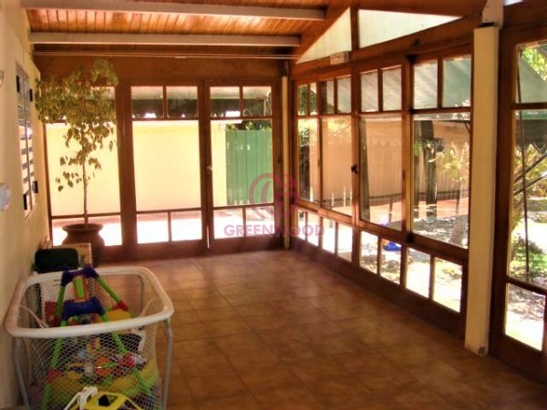 GREENWOOD VENDE GRAN PROPIEDAD EN CHACRAS DE CORIA, CASA, DEPENDENCIA DE SERVICIO, PARQUE Y PISCINA