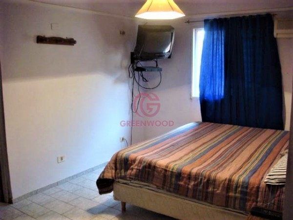 GREENWOOD VENDE GRAN PROPIEDAD EN CHACRAS DE CORIA, CASA, DEPENDENCIA DE SERVICIO, PARQUE Y PISCINA