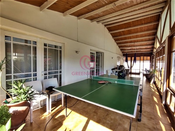 GREENWOOD VENDE GRAN PROPIEDAD EN CHACRAS DE CORIA, CASA, DEPENDENCIA DE SERVICIO, PARQUE Y PISCINA