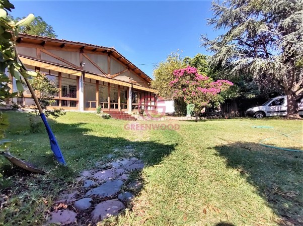 GREENWOOD VENDE GRAN PROPIEDAD EN CHACRAS DE CORIA, CASA, DEPENDENCIA DE SERVICIO, PARQUE Y PISCINA
