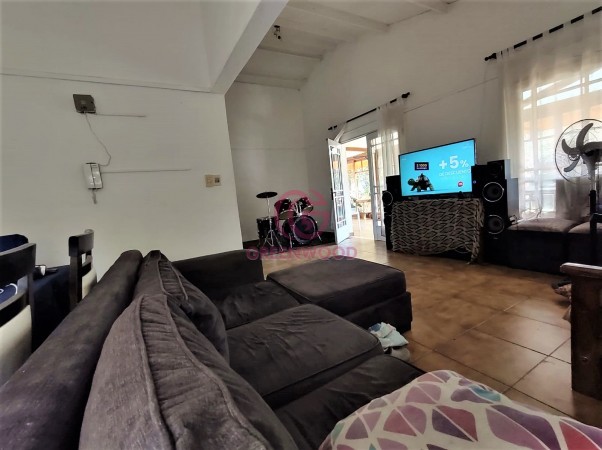 GREENWOOD VENDE GRAN PROPIEDAD EN CHACRAS DE CORIA, CASA, DEPENDENCIA DE SERVICIO, PARQUE Y PISCINA