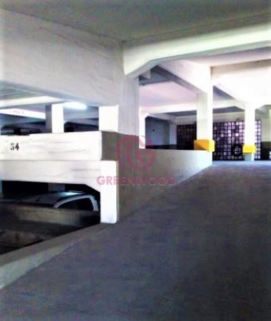 GREENWOOD VENDE EXCELENTE COCHERA EN LA CIUDAD CAPITAL DE MENDOZA, GALERIA BAMAC.