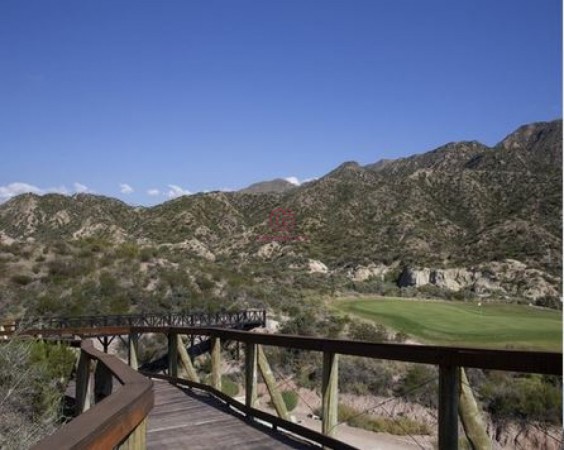 GREENWOOD VENDE LOTE EN EL INIGUALABLE BARRIO MENDOZA NORTE