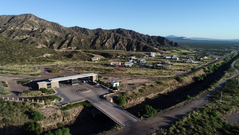 GREENWOOD VENDE LOTE EN EL INIGUALABLE BARRIO MENDOZA NORTE