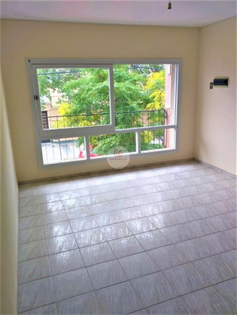 GREENWOOD VENDE HERMOSO DEPARTAMENTO EN PLANTA ALTA, AMPLIO Y COMODO, EXCELENTE UBICACION