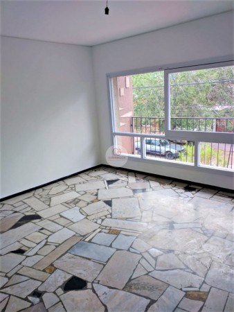 GREENWOOD VENDE HERMOSO DEPARTAMENTO EN PLANTA ALTA, AMPLIO Y COMODO, EXCELENTE UBICACION