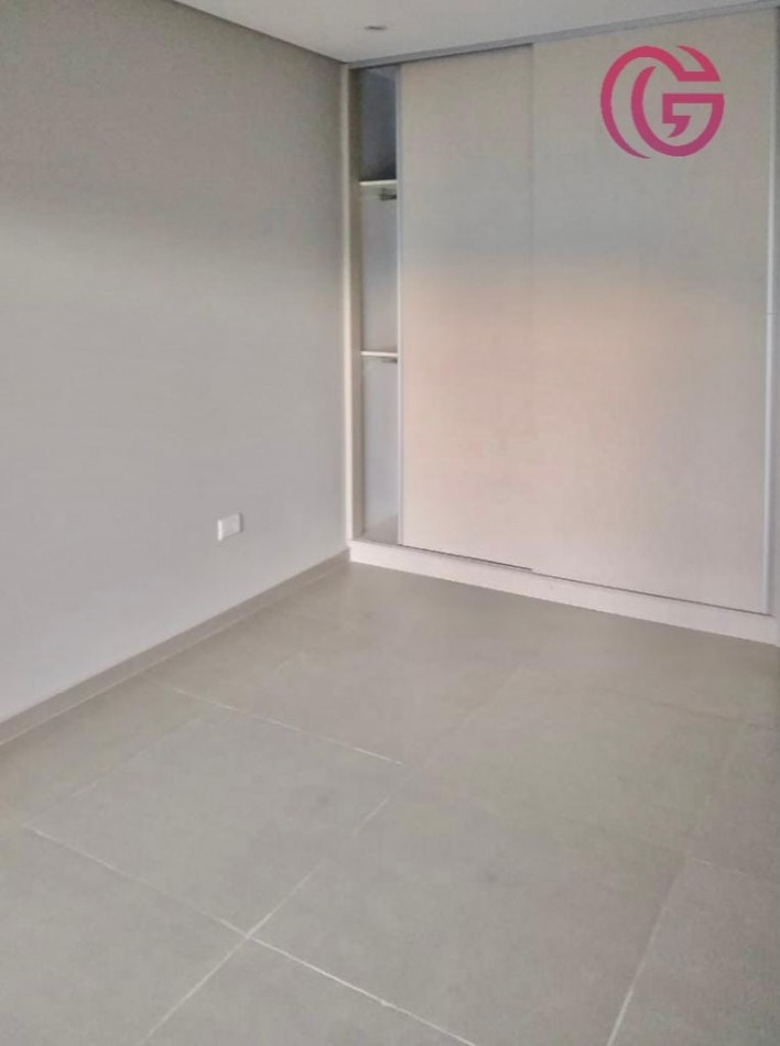 Greenwood Vende Oportunidad! Hermosa Casa en Barrio Villa Michelo, Maipu
