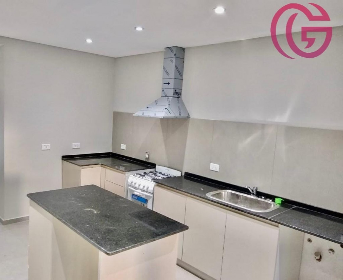 Greenwood Vende Oportunidad! Hermosa Casa en Barrio Villa Michelo, Maipu