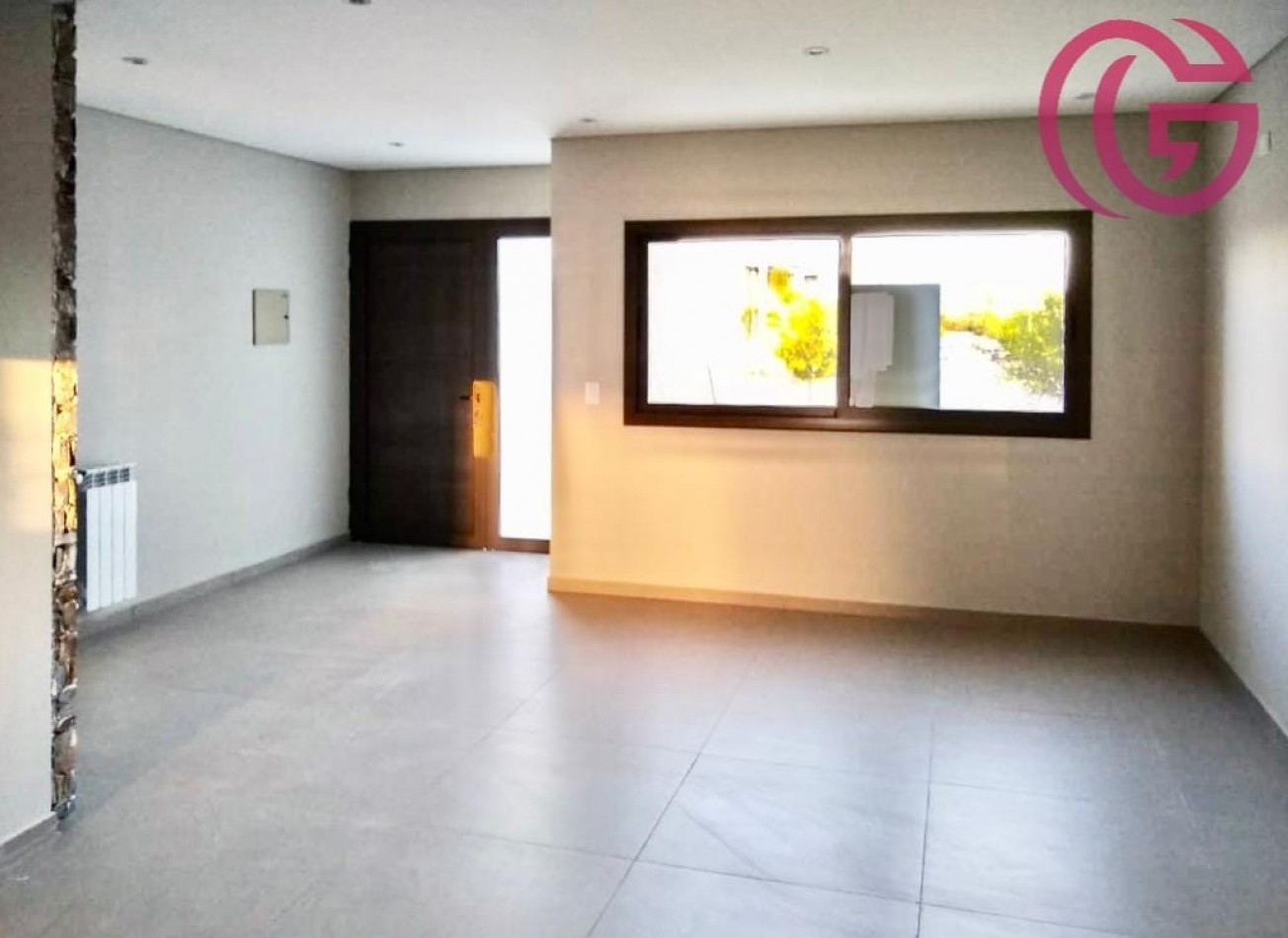 Greenwood Vende Oportunidad! Hermosa Casa en Barrio Villa Michelo, Maipu