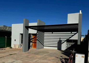 GREENWOOD VENDE HERMOSA Y MODERNA CASA A ESTRENAR EN BARRIO PRIVADO PINARES DE FURLOTTI.