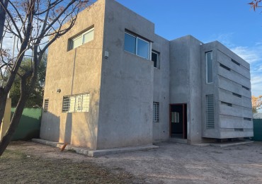 GREENWOOD INMOBILIARIA VENDE CASA EN BARRIO RINCON DE VISTALBA