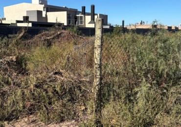 GREENWOOD VENDE TERRENO DE 2.400 
